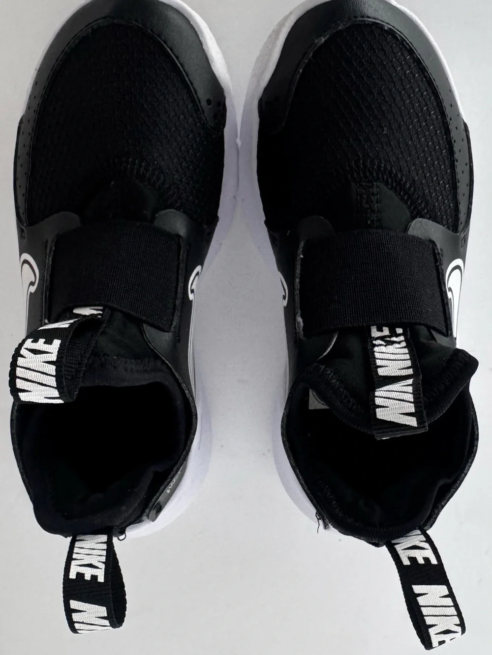 Nike Flex Runner 3 Toddler Size 10C Black White Slip-On Running Shoes FN1449-001